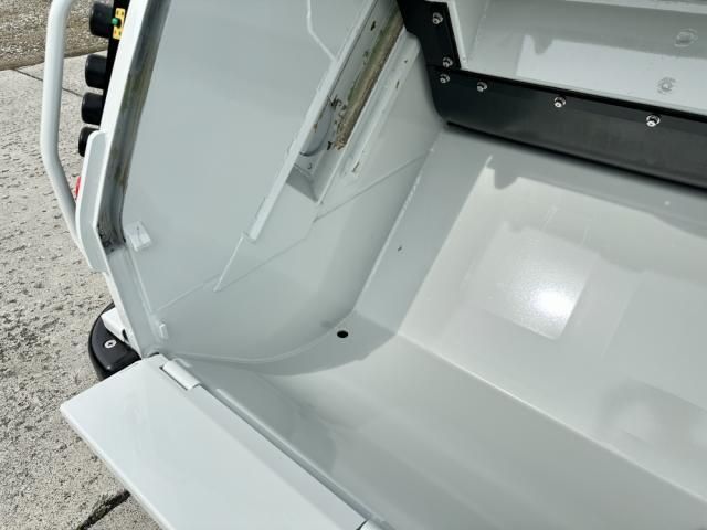 MITSUBISHI CANTER 2025