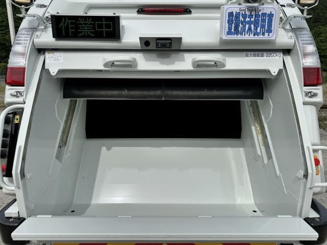 MITSUBISHI CANTER 2025