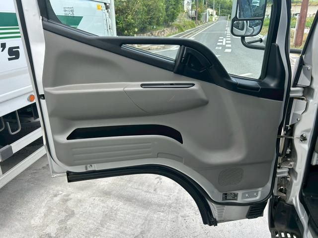 MITSUBISHI CANTER 2019