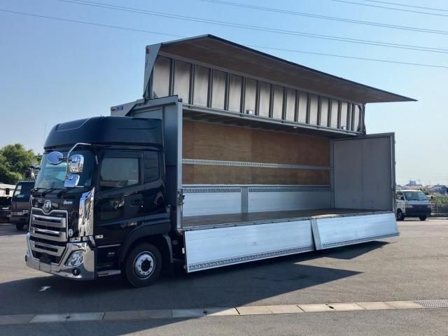 NISSAN DIESEL Quon 2021