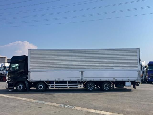 NISSAN DIESEL Quon 2021