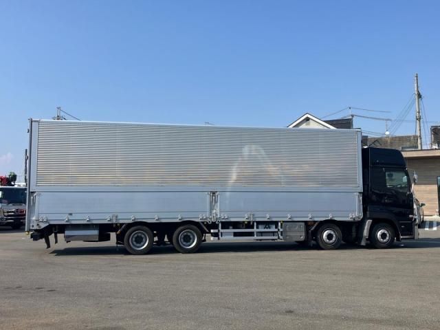 NISSAN DIESEL Quon 2021