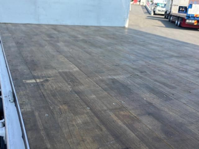 NISSAN DIESEL Quon 2021