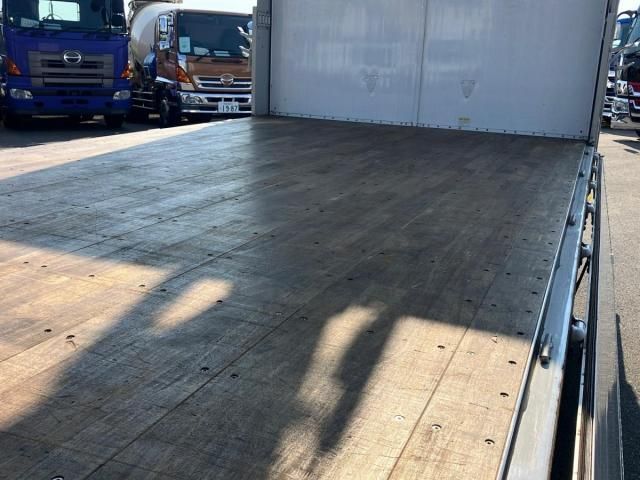 NISSAN DIESEL Quon 2021