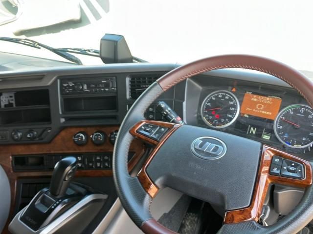 NISSAN DIESEL Quon 2021