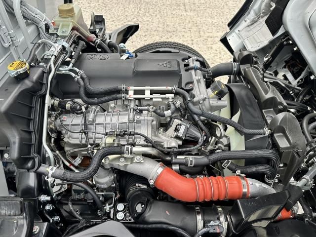 MITSUBISHI CANTER 2025