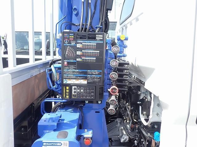 MITSUBISHI CANTER 2025