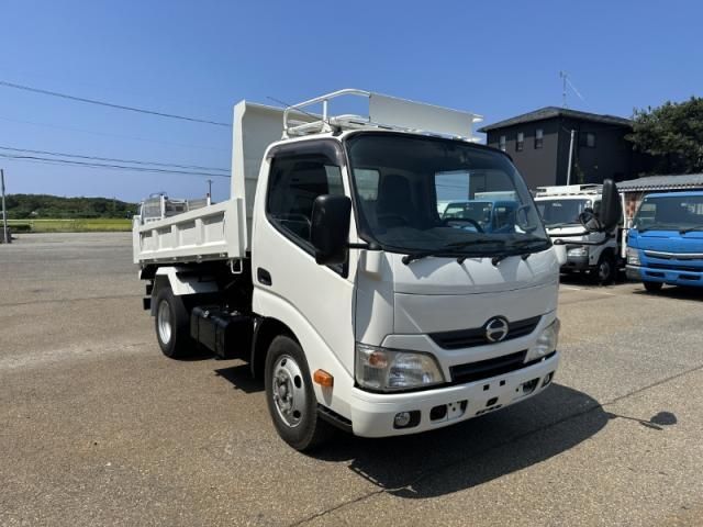 HINO DUTRO 2016