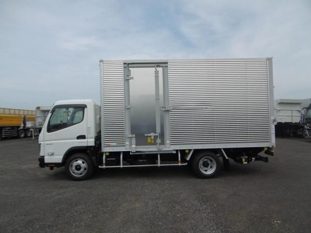 MITSUBISHI CANTER 2024