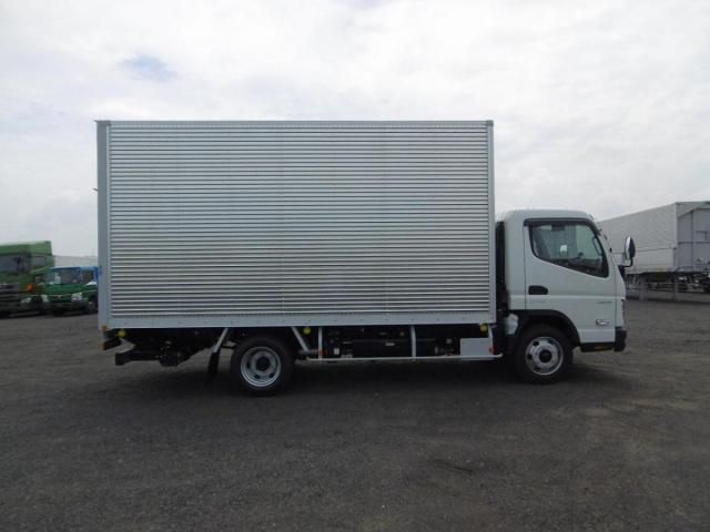 MITSUBISHI CANTER 2024
