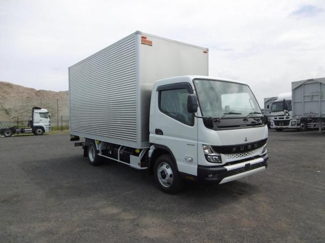 MITSUBISHI CANTER 2024