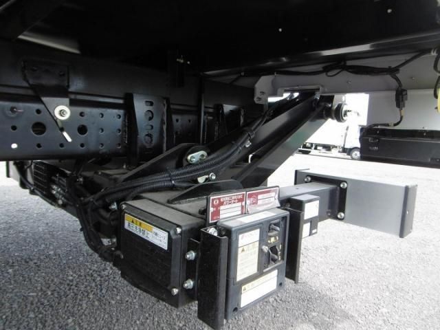 MITSUBISHI CANTER 2024