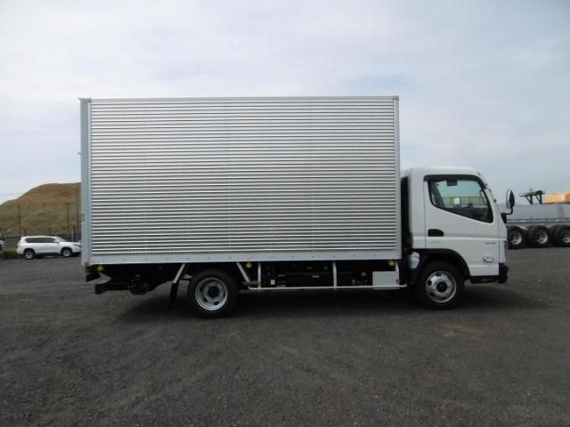 MITSUBISHI CANTER 2024