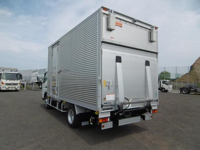 MITSUBISHI CANTER 2024