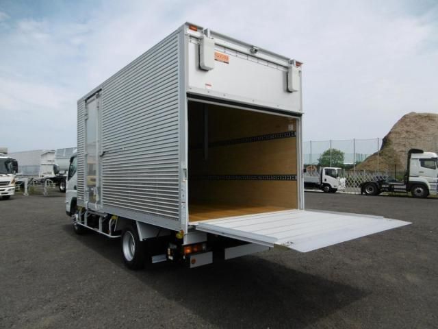 MITSUBISHI CANTER 2024