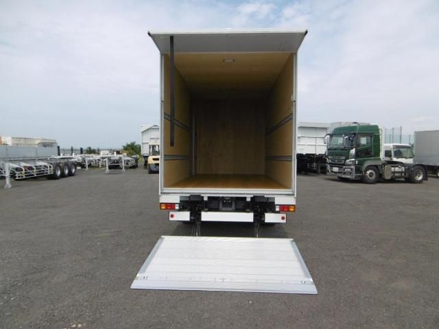 MITSUBISHI CANTER 2024