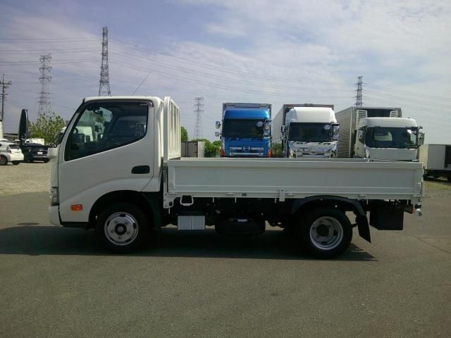 HINO DUTRO 2022