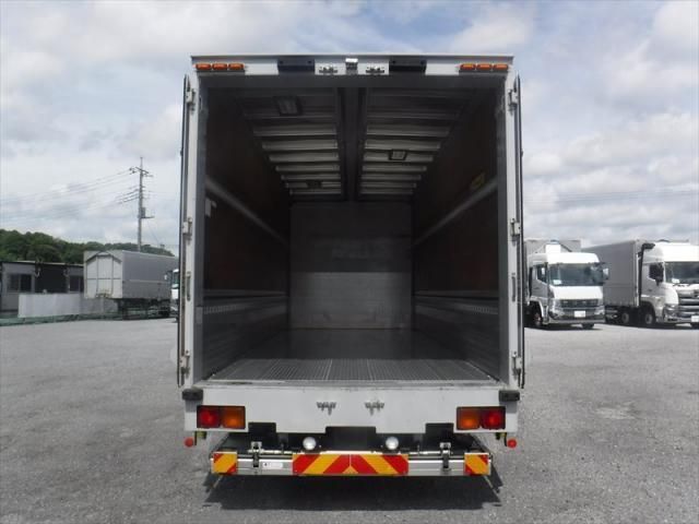 MITSUBISHI FUSOU FIGHTER 2017