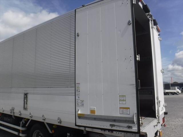 MITSUBISHI FUSOU FIGHTER 2017