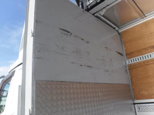 MITSUBISHI FUSOU FIGHTER 2017