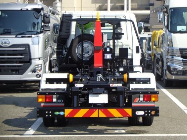 MITSUBISHI FUSOU FIGHTER 2025