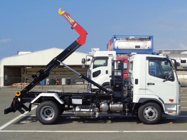 MITSUBISHI FUSOU FIGHTER 2025