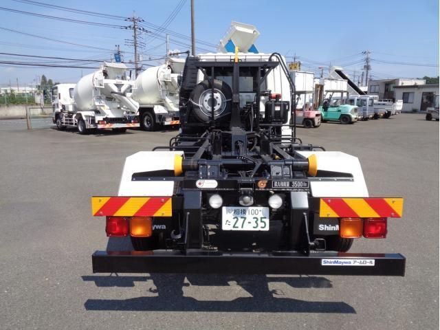 MITSUBISHI FUSOU FIGHTER 2025