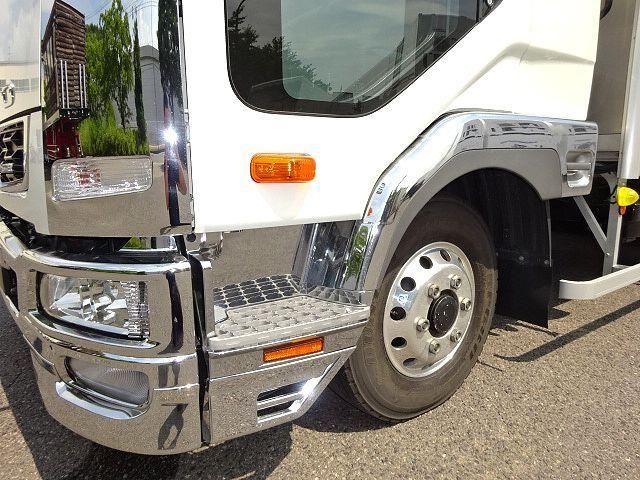 MITSUBISHI FUSOU FIGHTER 2023