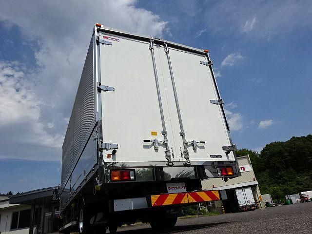 MITSUBISHI FUSOU FIGHTER 2023