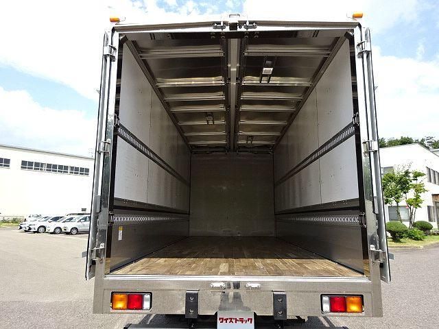 MITSUBISHI FUSOU FIGHTER 2023