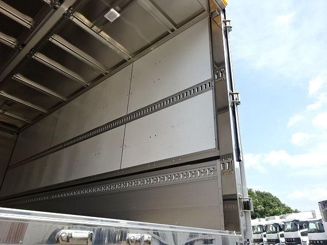 MITSUBISHI FUSOU FIGHTER 2023