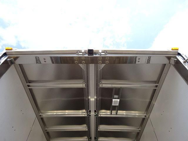 MITSUBISHI FUSOU FIGHTER 2023