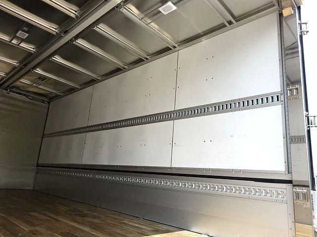 MITSUBISHI FUSOU FIGHTER 2023