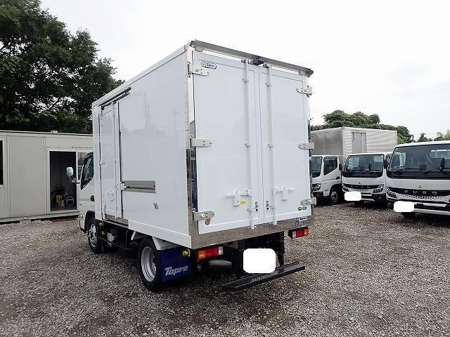 MITSUBISHI CANTER 2025