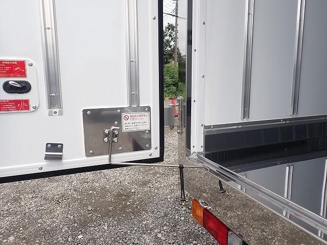 MITSUBISHI CANTER 2025