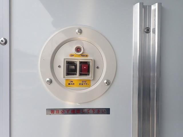 MITSUBISHI CANTER 2025