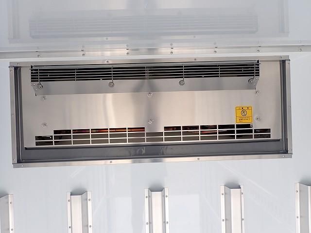 MITSUBISHI CANTER 2025