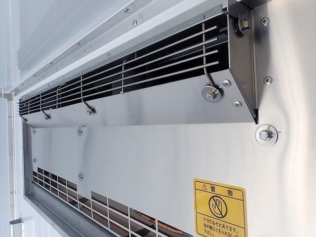 MITSUBISHI CANTER 2025