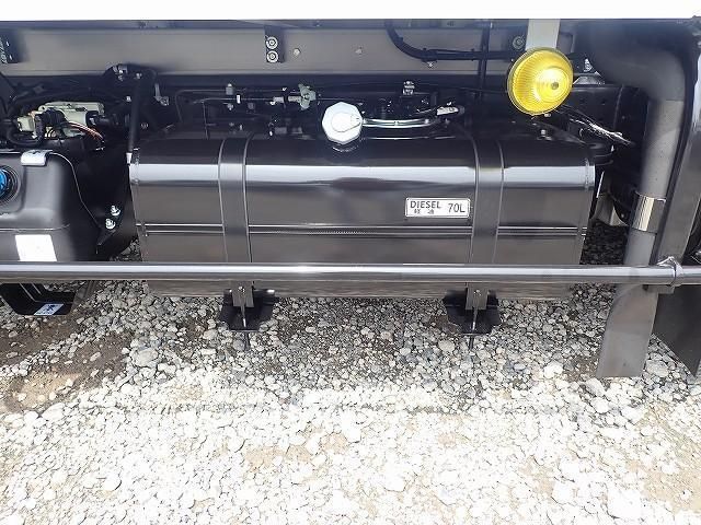 MITSUBISHI CANTER 2025