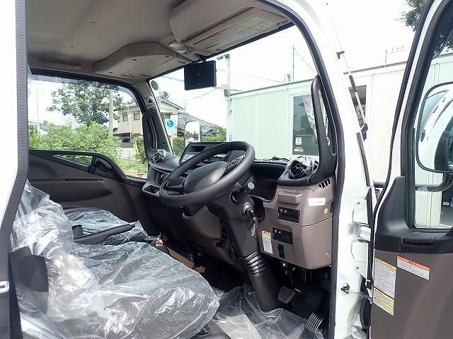MITSUBISHI CANTER 2025