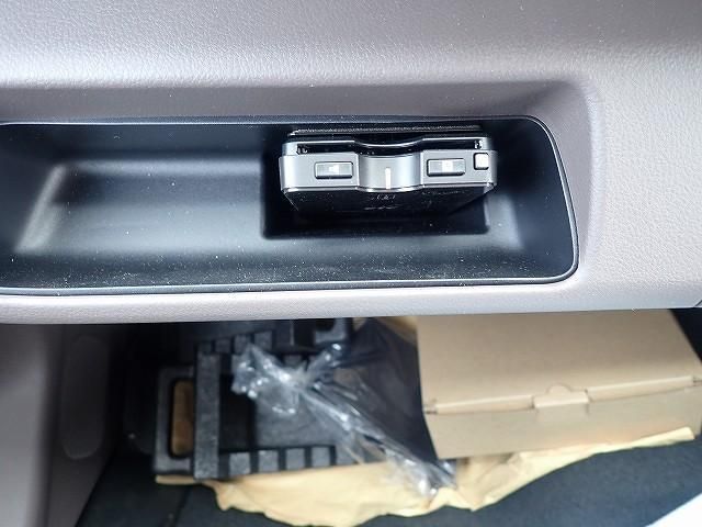 MITSUBISHI CANTER 2025