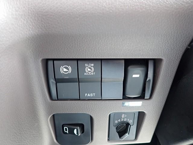 MITSUBISHI CANTER 2025