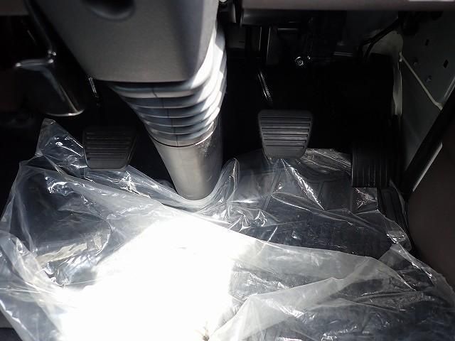 MITSUBISHI CANTER 2025