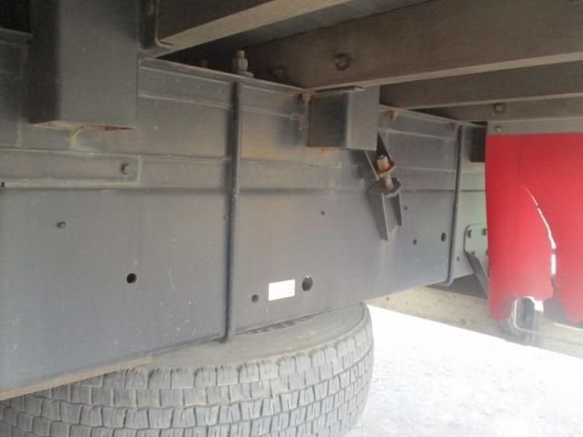 NISSAN DIESEL Quon 2013