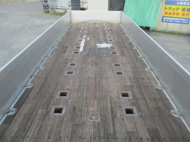 NISSAN DIESEL Quon 2013