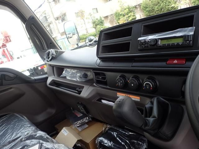 MITSUBISHI CANTER 2025