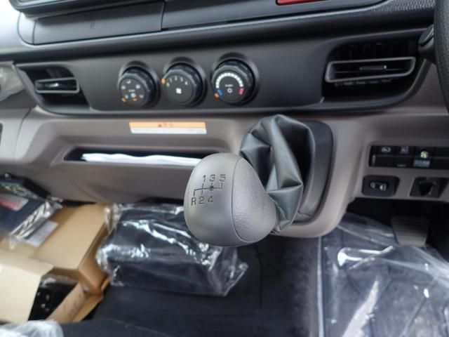 MITSUBISHI CANTER 2025