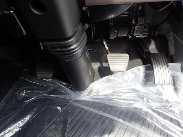 MITSUBISHI CANTER 2025