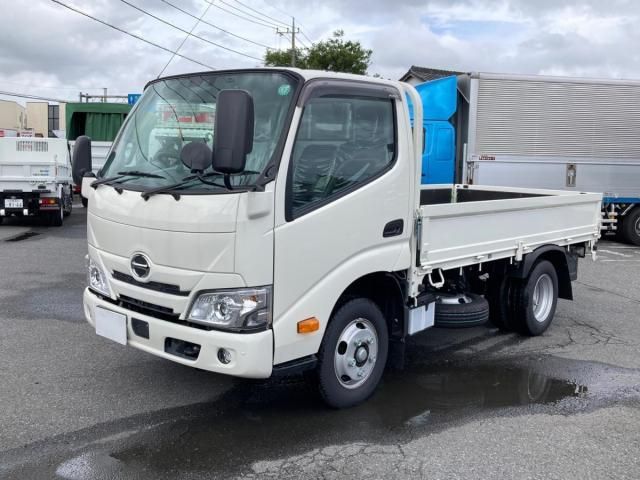 HINO DUTRO 2024