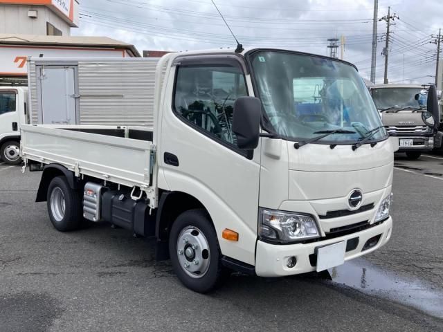 HINO DUTRO 2024